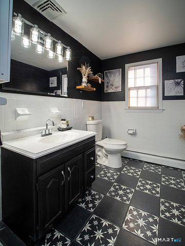 18 Anns Farm Road, Hamden, CT 06518