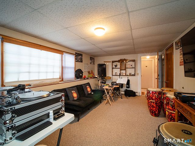 18 Anns Farm Road, Hamden, CT 06518