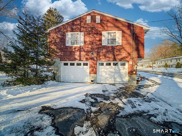 18 Anns Farm Road, Hamden, CT 06518