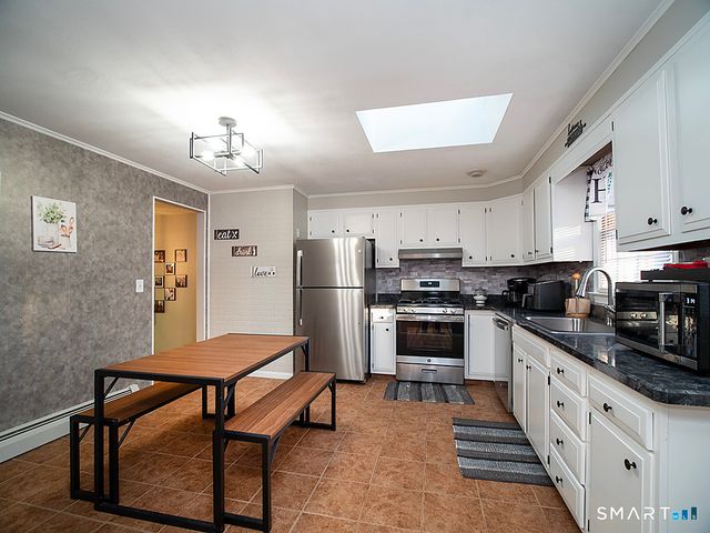 18 Anns Farm Road, Hamden, CT 06518