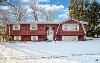 18 Anns Farm Road, Hamden, CT 06518