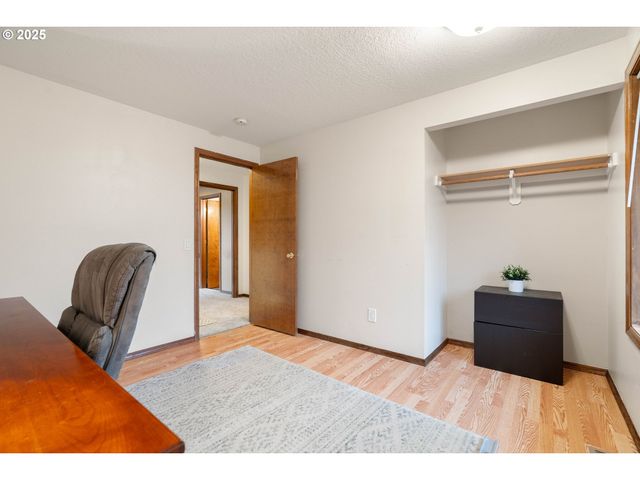 1480 Se JACQUELIN Dr, Hillsboro, OR 97123