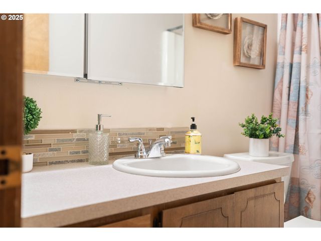 1480 Se JACQUELIN Dr, Hillsboro, OR 97123