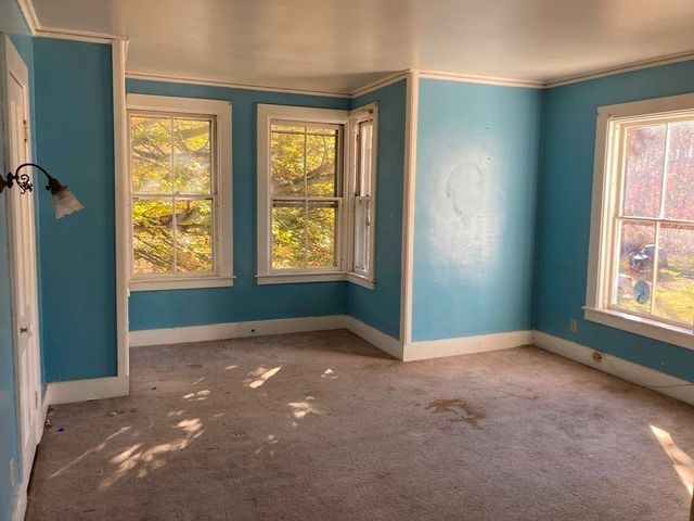 10 William St, Chester, MA 01011