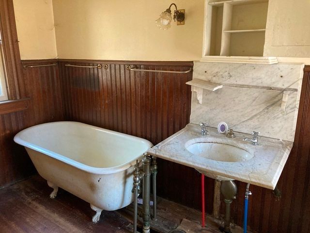 10 William St, Chester, MA 01011