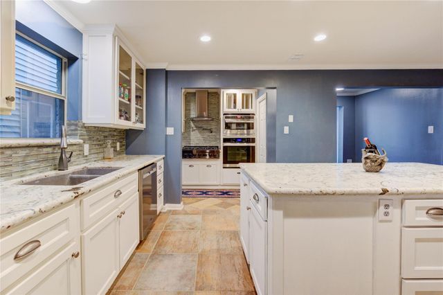 303 Shady Glen Lane, Conroe, TX 77385