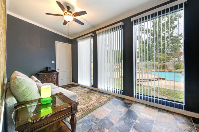 303 Shady Glen Lane, Conroe, TX 77385