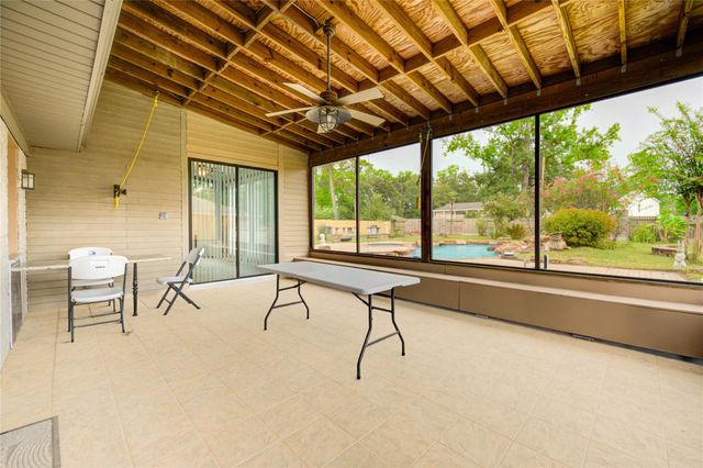 303 Shady Glen Lane, Conroe, TX 77385