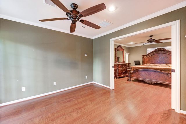 303 Shady Glen Lane, Conroe, TX 77385