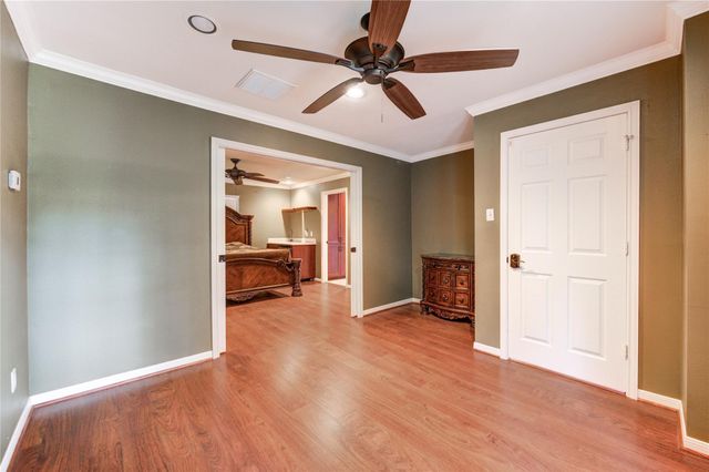 303 Shady Glen Lane, Conroe, TX 77385