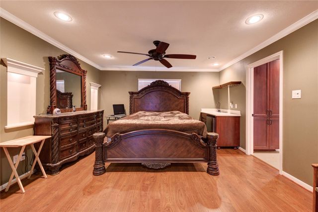 303 Shady Glen Lane, Conroe, TX 77385