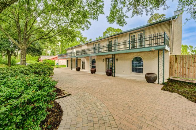 303 Shady Glen Lane, Conroe, TX 77385