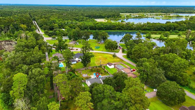 303 Shady Glen Lane, Conroe, TX 77385