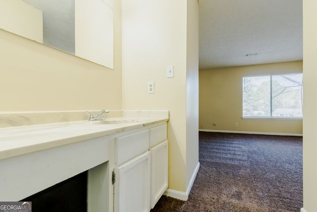 8564 Creekwood Way, Jonesboro, GA 30238