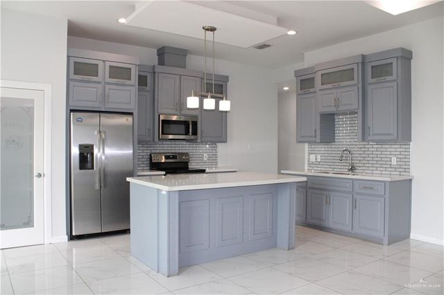 1205 S Rockport Street, Mission, TX 78572