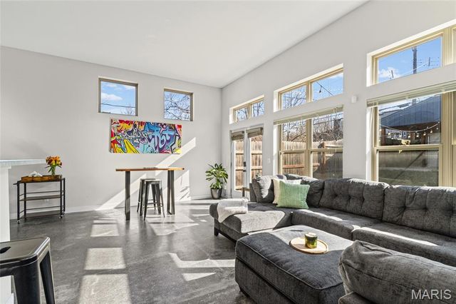 3434 Michigan Avenue, St Louis, MO 63118