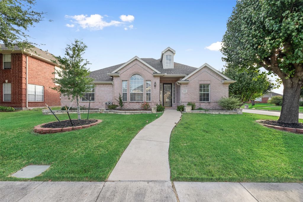1529 Dimmit Drive, Carrollton, TX 75010 — photo 2