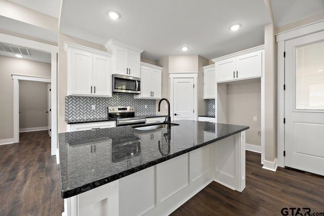 202 Jordan Street, Rusk, TX 75785