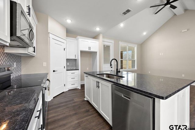 202 Jordan Street, Rusk, TX 75785