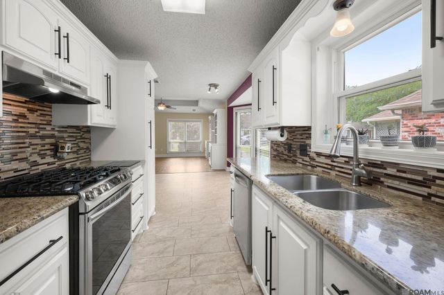 17847 Barrett Ln, Baton Rouge, LA 70817