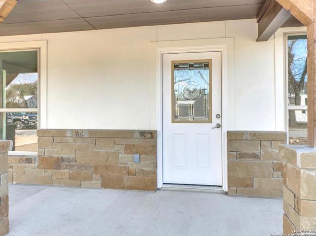 106 VALLEY OAKS LN, Kerrville, TX 78028