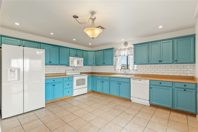 644 S Elgin Road, Golden Valley, AZ 86413