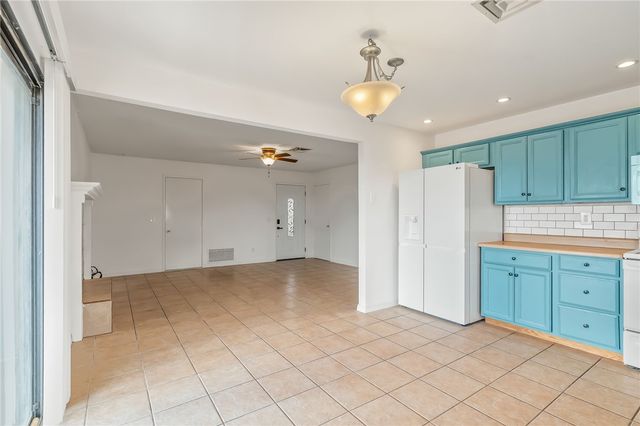 644 S Elgin Road, Golden Valley, AZ 86413