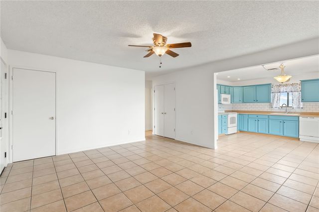 644 S Elgin Road, Golden Valley, AZ 86413