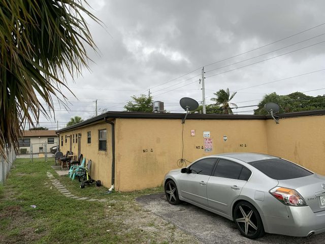 2840 Avenue S, West Palm Beach, FL 33404