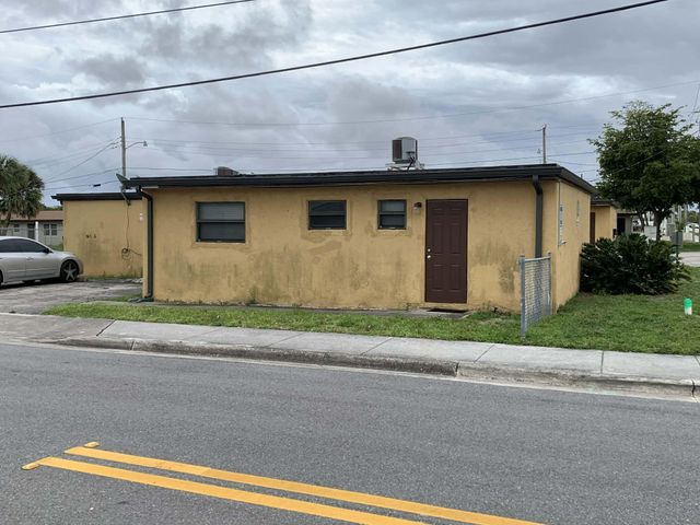 2840 Avenue S, West Palm Beach, FL 33404