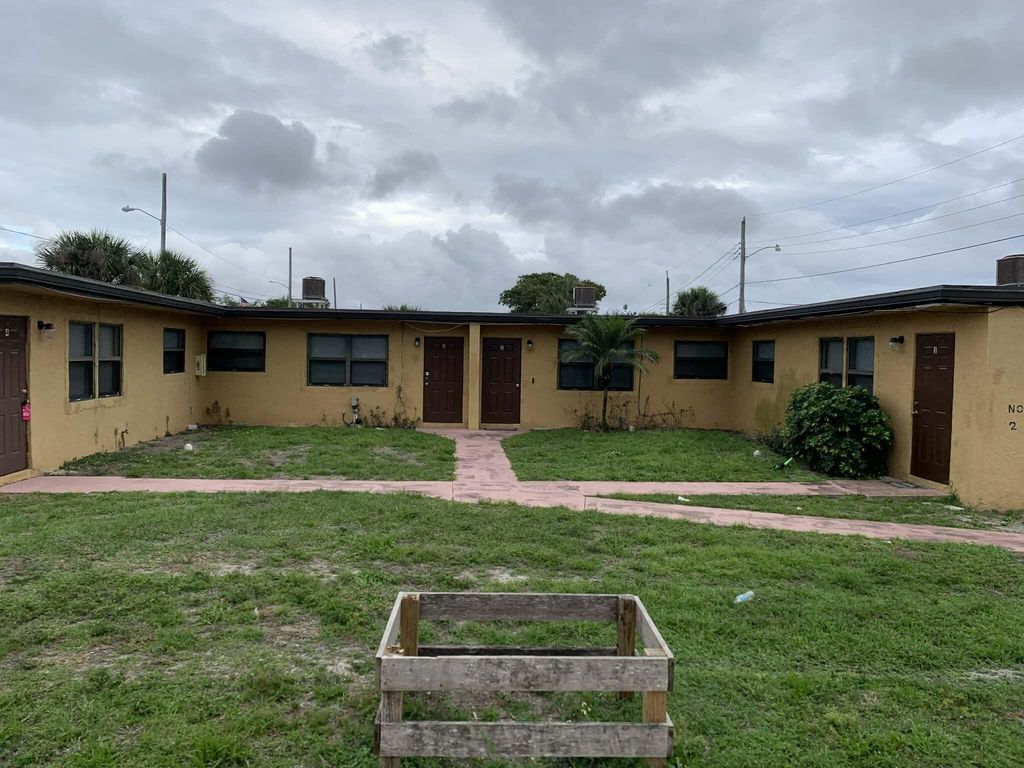 2840 Avenue S, West Palm Beach, FL 33404