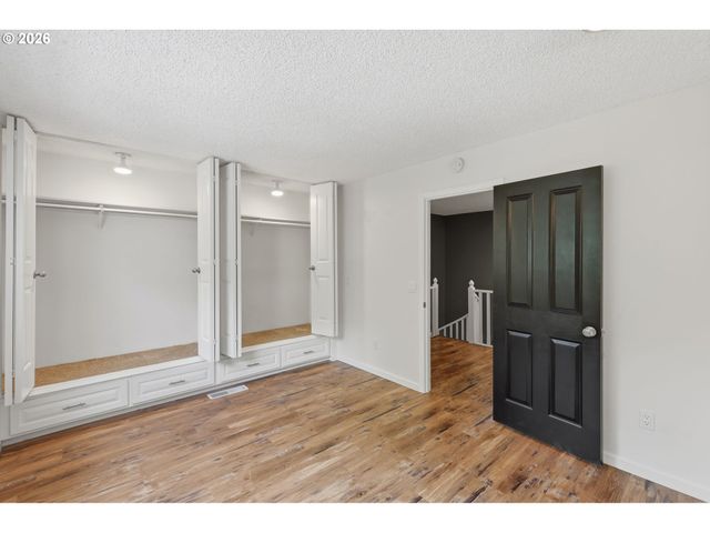 12054 N JANTZEN BEACH Ave, Portland, OR 97217