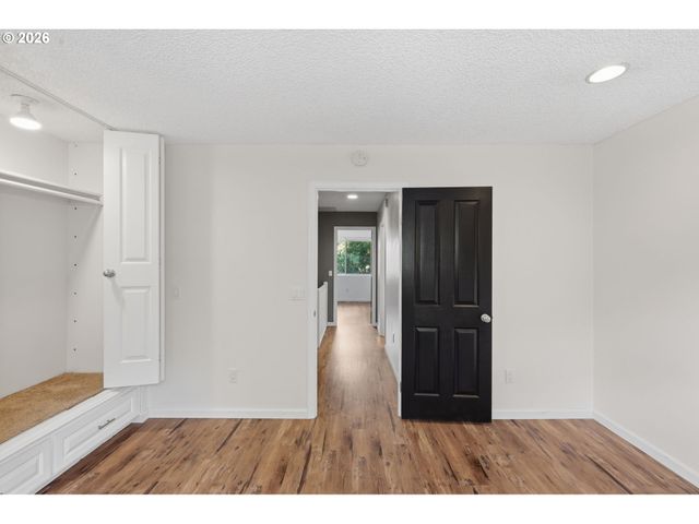 12054 N JANTZEN BEACH Ave, Portland, OR 97217