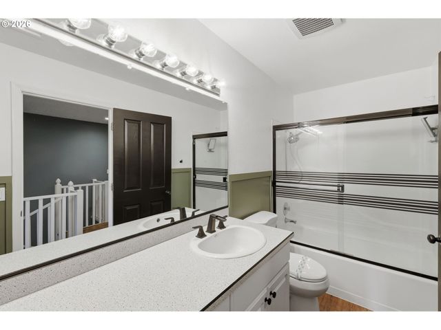 12054 N JANTZEN BEACH Ave, Portland, OR 97217