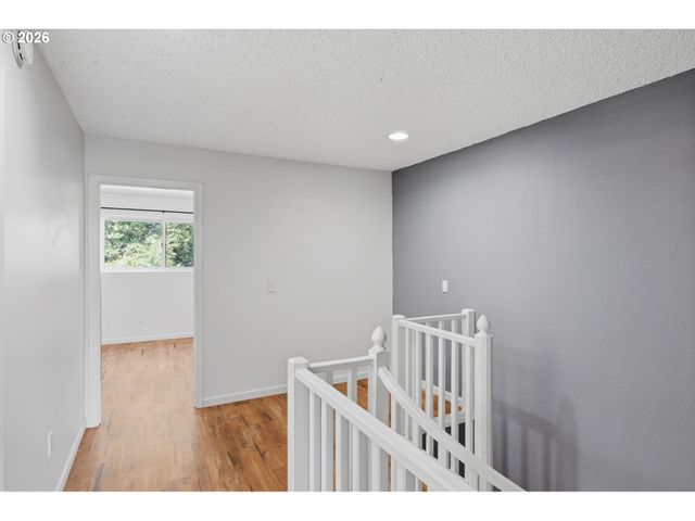 12054 N JANTZEN BEACH Ave, Portland, OR 97217