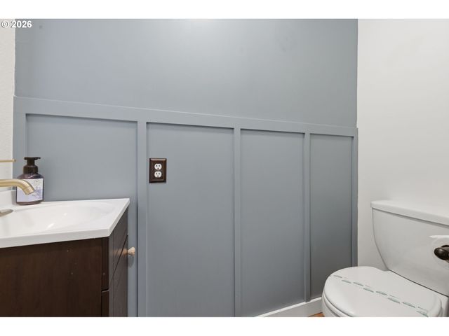 12054 N JANTZEN BEACH Ave, Portland, OR 97217