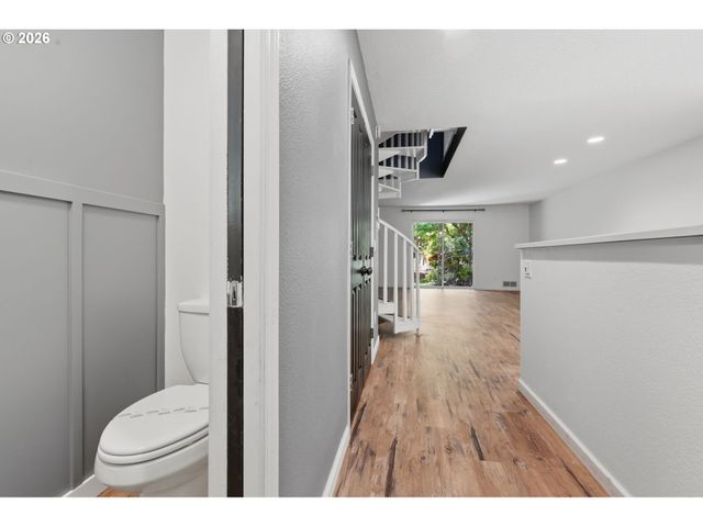 12054 N JANTZEN BEACH Ave, Portland, OR 97217