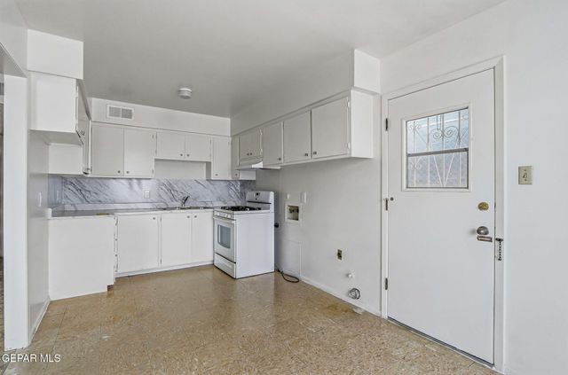 3828 Taylor Avenue, El Paso, TX 79930