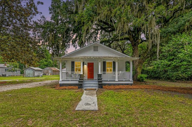 5762 Hwy165, Ravenel, SC 29470