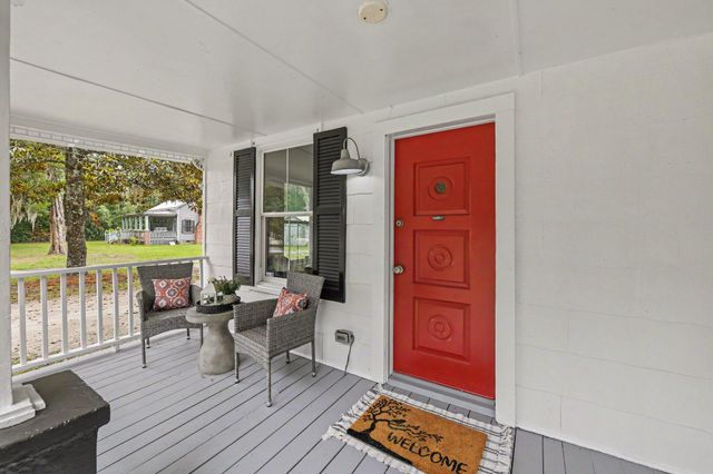 5762 Hwy165, Ravenel, SC 29470