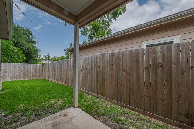 7981 Saint Louis Street, Houston, TX 77028