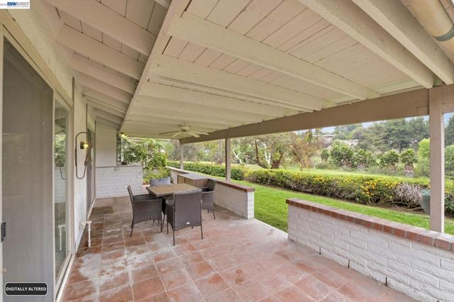 742 Via Zapata, Riverside, CA 92507