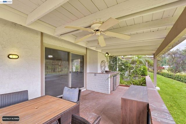 742 Via Zapata, Riverside, CA 92507