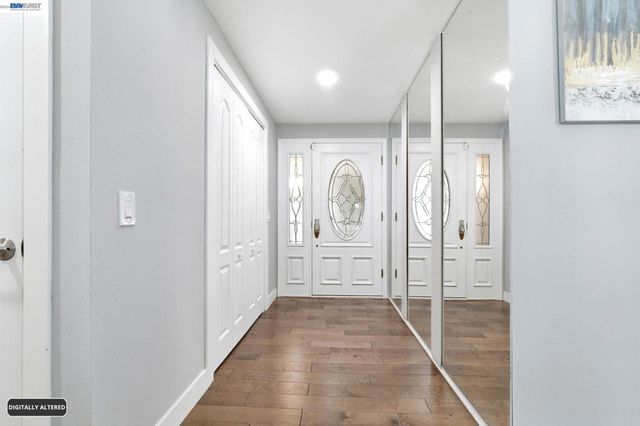742 Via Zapata, Riverside, CA 92507