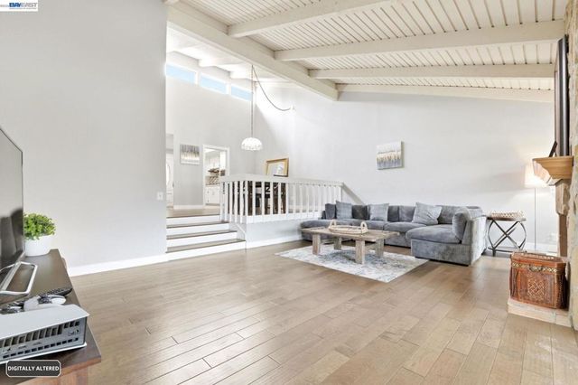 742 Via Zapata, Riverside, CA 92507