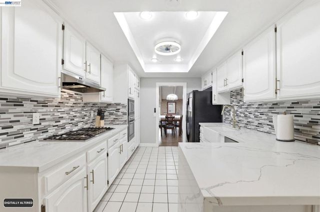 742 Via Zapata, Riverside, CA 92507
