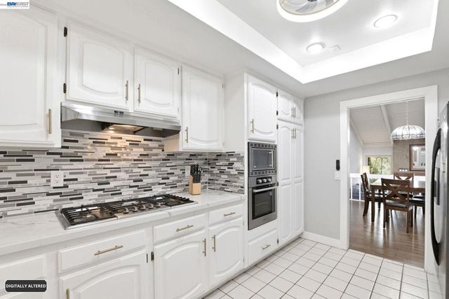 742 Via Zapata, Riverside, CA 92507