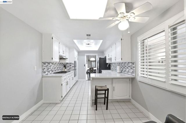 742 Via Zapata, Riverside, CA 92507