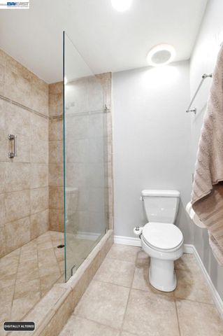 742 Via Zapata, Riverside, CA 92507