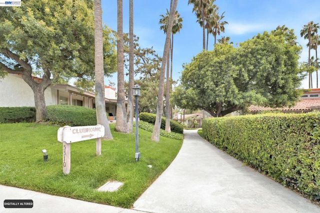 742 Via Zapata, Riverside, CA 92507
